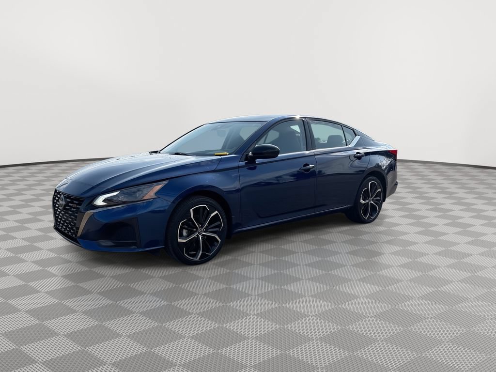 Certified 2024 Nissan Altima 2.5 SR AWD/4WD image 7