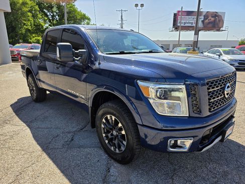 Used 2018 Nissan Titan PRO-4X w/ Pro-4x Convenience Package AWD/4WD image 3