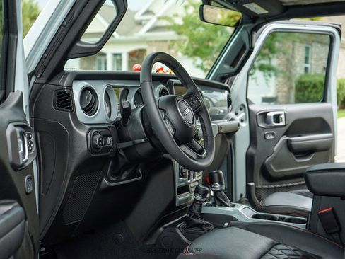 Used 2023 Jeep Gladiator Sport AWD/4WD image 22