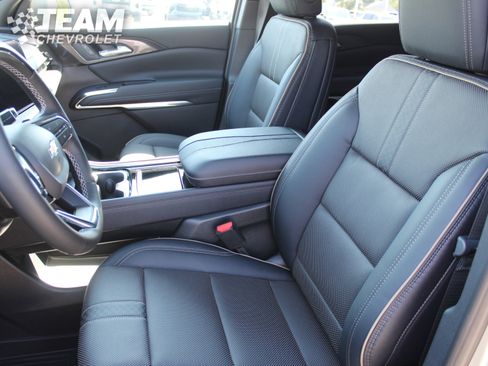 New 2026 Chevrolet Traverse High Country w/ LPO, Floor Liner Package image 11