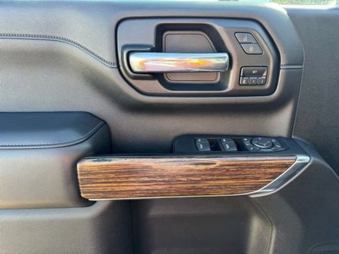 Used 2022 Chevrolet Silverado 3500 High Country w/ Technology Package image 12