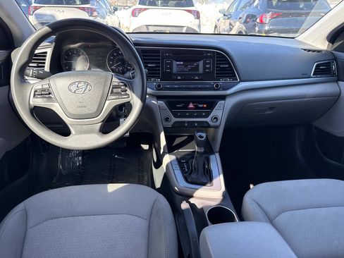 Used 2017 Hyundai Elantra SE image 14