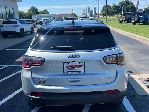Used 2024 Jeep Compass Limited AWD/4WD image 10