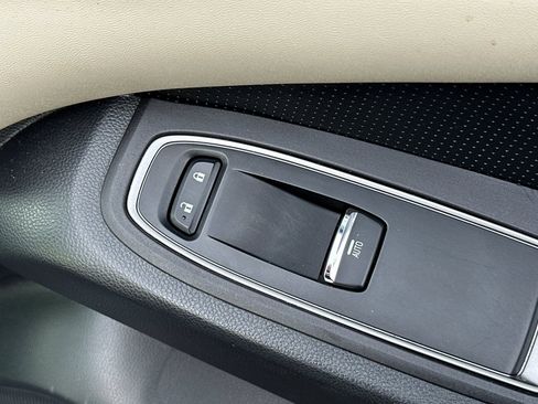 Used 2020 Subaru Ascent Touring w/ Popular Package #2A image 22