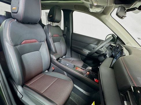 New 2025 Nissan Kicks SR w/ SR Premium Package image 32