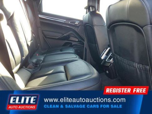 Used 2016 Porsche Cayenne image 22