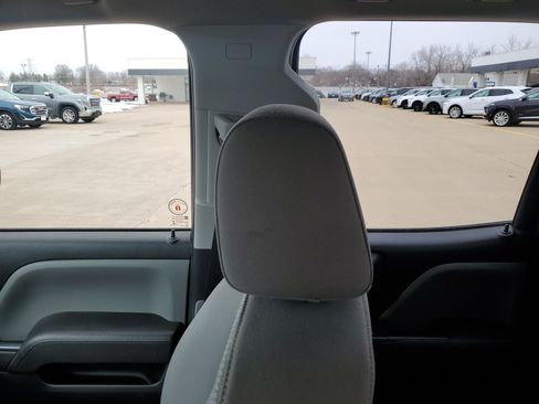 Used 2018 GMC Sierra 1500 Extended Cab Pickup image 12