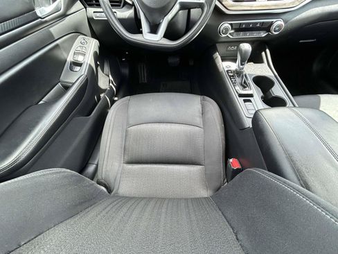 Used 2025 Nissan Altima 2.5 SV AWD/4WD image 13