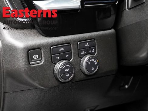 Used 2022 Chevrolet Silverado 1500 LT w/ Convenience Package II AWD/4WD image 21