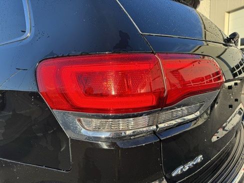 Used 2019 Jeep Grand Cherokee Overland image 4