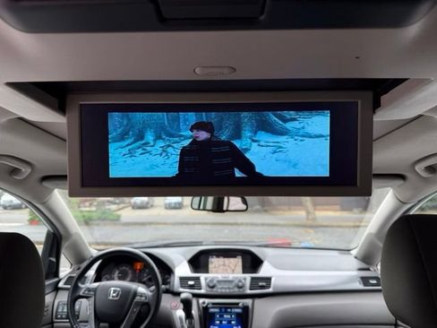 Used 2014 Honda Odyssey Touring Elite image 25
