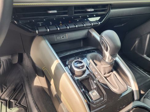 Used 2024 Chevrolet Colorado ZR2 w/ Technology Package image 33