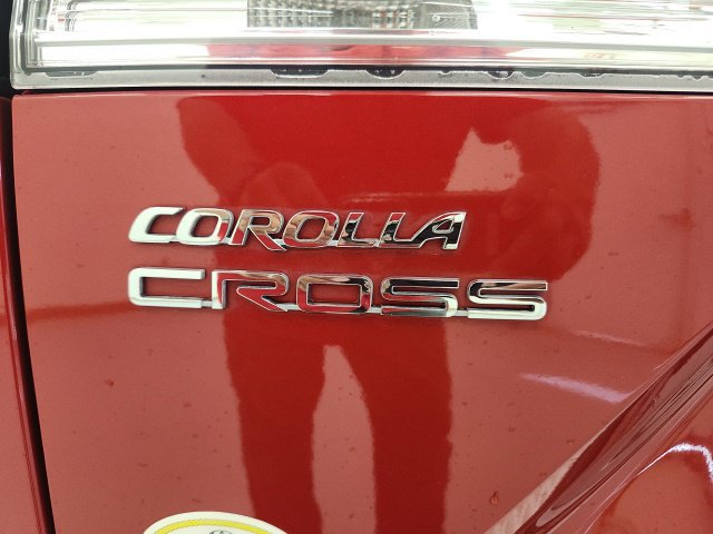 Used 2024 Toyota Corolla Cross LE FWD image 19