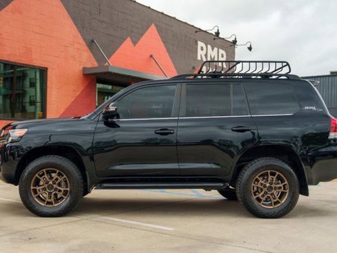 Used 2020 Toyota Land Cruiser Heritage Edition image 8