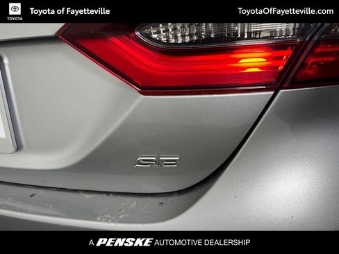 Used 2023 Toyota Camry SE FWD image 4