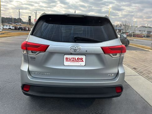 Certified 2017 Toyota Highlander XLE image 4