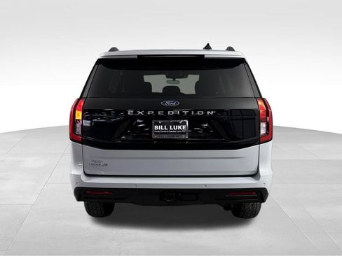 Used 2025 Ford Expedition Active AWD/4WD image 8