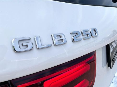Used 2026 Mercedes-Benz GLB 250 image 10