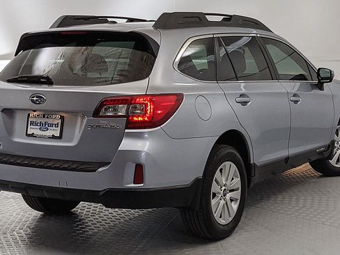 Used 2015 Subaru Outback 2.5i Premium AWD/4WD image 3