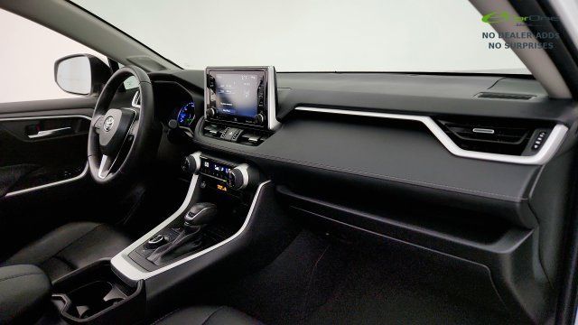 Used 2021 Toyota RAV4 XLE Premium AWD/4WD image 35