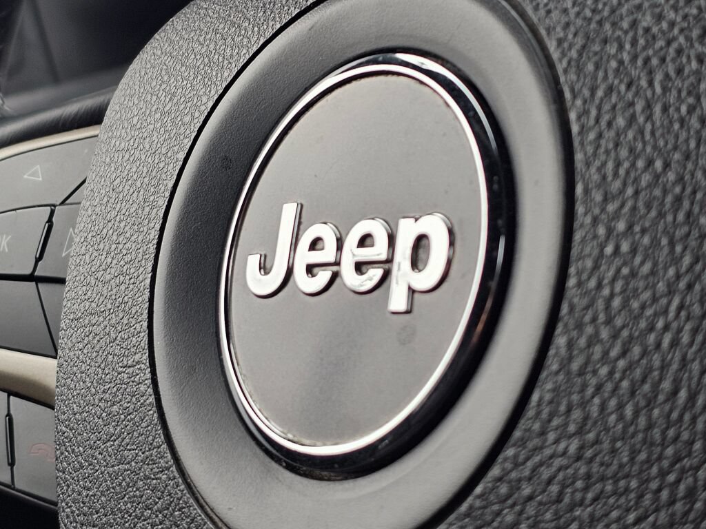 Used 2014 Jeep Grand Cherokee Laredo w/ Security & Convenience Group AWD/4WD image 22