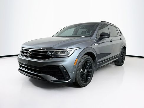 Used 2022 Volkswagen Tiguan SE R-Line FWD image 3