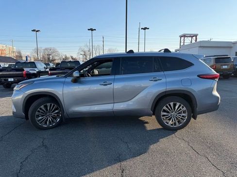 Used 2021 Toyota Highlander Platinum image 5