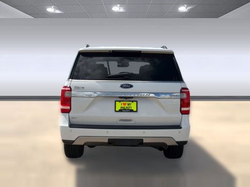 Used 2018 Ford Expedition Max XLT w/ Equipment Group 202A AWD/4WD image 10