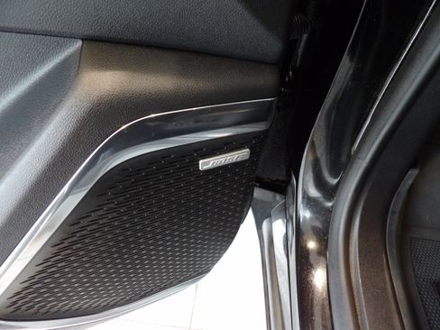 Used 2025 Chevrolet Traverse High Country w/ LPO, Floor Liner Package AWD/4WD image 8
