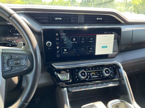 Used 2024 GMC Sierra 1500 Denali AWD/4WD image 18