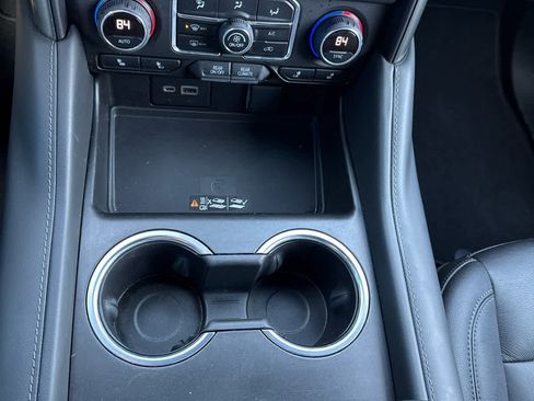 Used 2022 Chevrolet Suburban Z71 w/ Luxury Package image 29