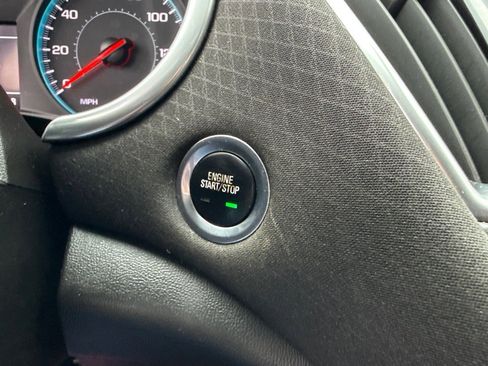 Used 2020 Chevrolet Malibu LT image 29