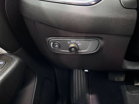 Certified 2023 Chevrolet Equinox LT AWD/4WD image 25
