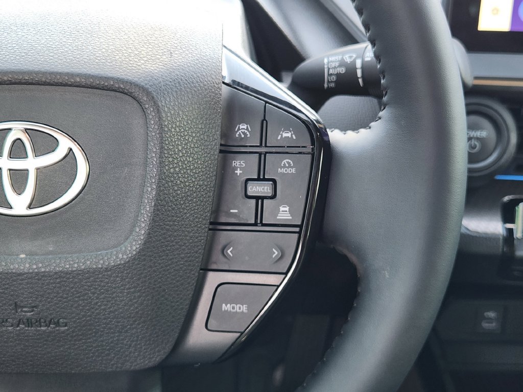 Used 2026 Toyota Prius XLE FWD image 29