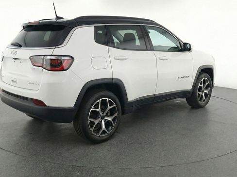 Used 2025 Jeep Compass Limited AWD/4WD image 9