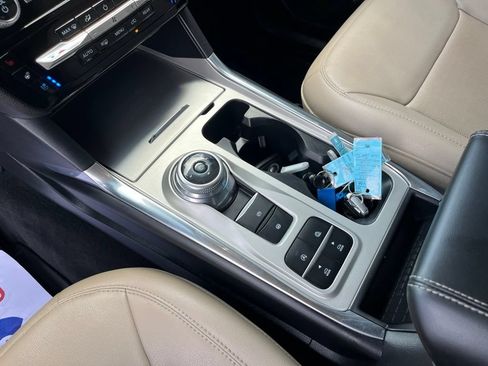 Used 2023 Ford Explorer Limited w/ Limited Technology Package RWD image 11