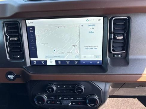 Used 2024 Ford Bronco Outer Banks w/ Sasquatch Package AWD/4WD image 10