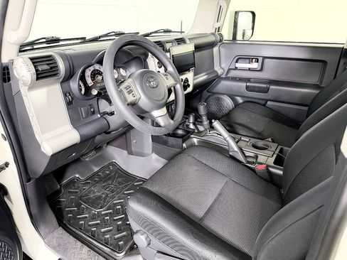 Used 2013 Toyota FJ Cruiser 4WD image 30