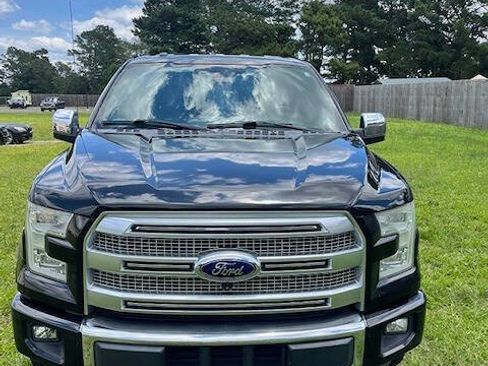 Used 2015 Ford F150 Platinum w/ Equipment Group 701A Luxury RWD image 9