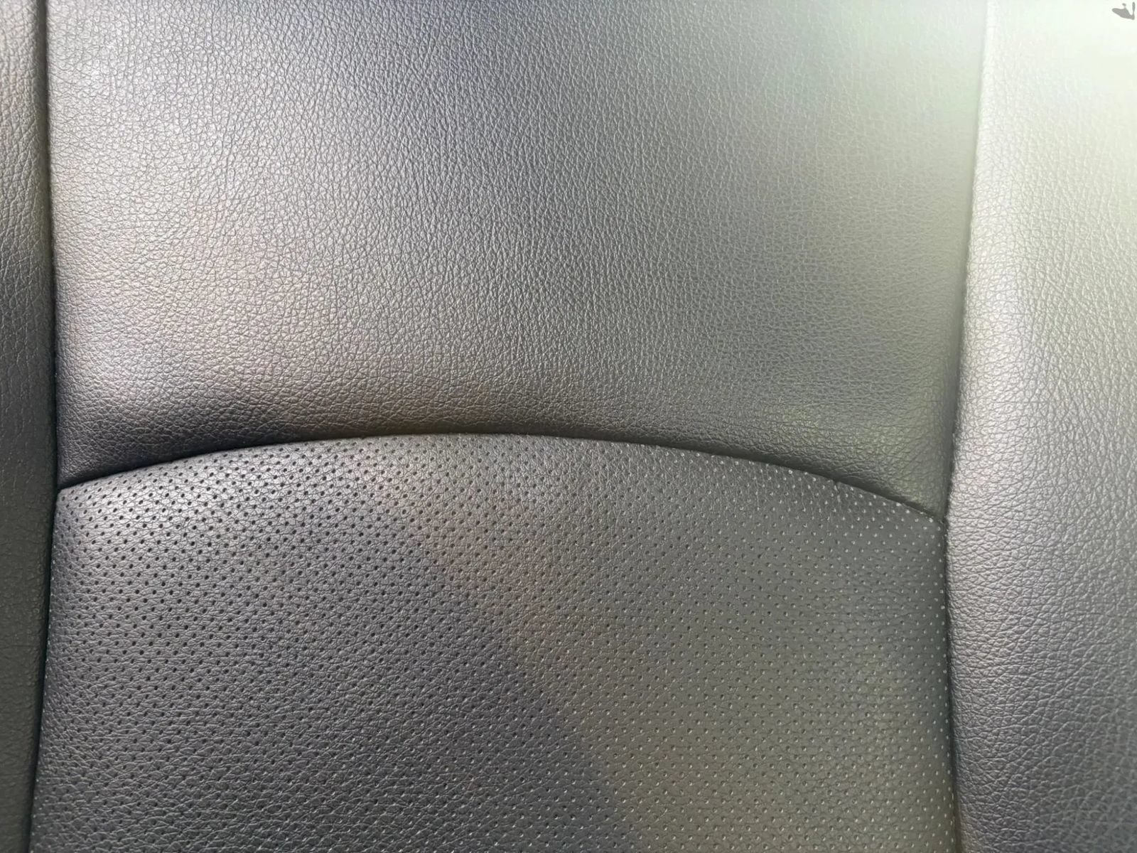 Used 2017 RAM 1500 Laramie w/ Convenience Group AWD/4WD image 30