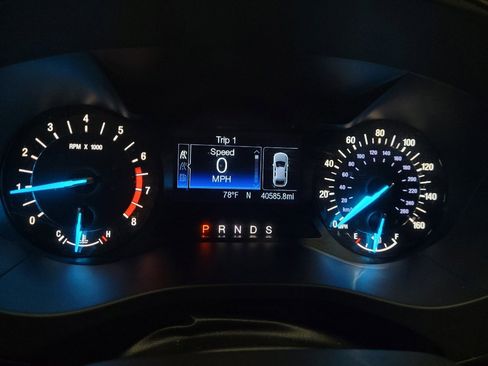 Used 2018 Ford Fusion SE FWD image 23