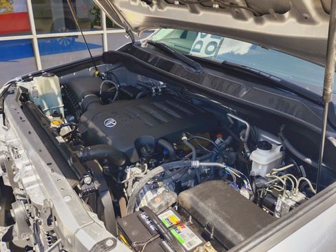 Used 2014 Toyota Sequoia Limited RWD image 33