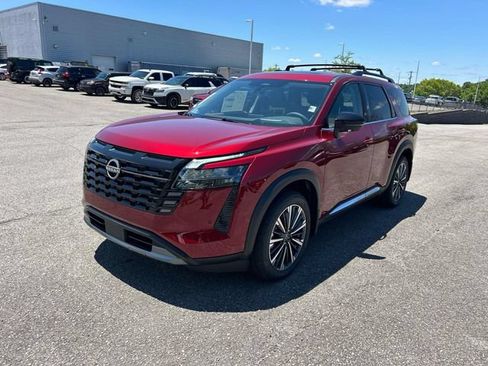 New 2026 Nissan Pathfinder Platinum w/ Cargo Package AWD/4WD image 7