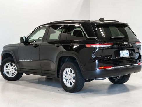 Used 2023 Jeep Grand Cherokee Laredo AWD/4WD image 26