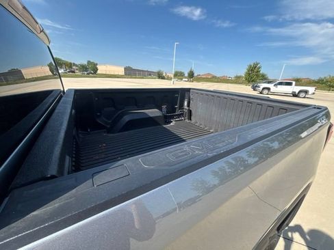 Used 2025 GMC Sierra 1500 Elevation AWD/4WD image 23