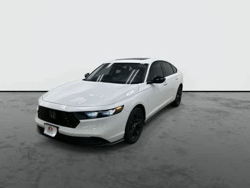 Certified 2025 Honda Accord SE image 7