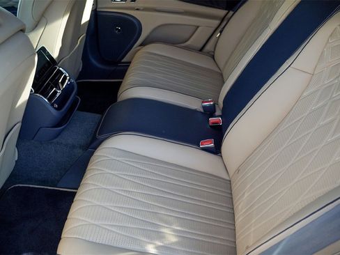 Certified 2023 Bentley Flying Spur W12 image 40