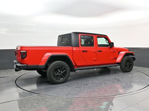 Used 2023 Jeep Gladiator Sport image 8