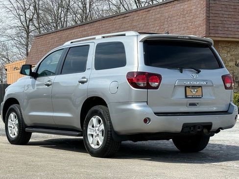 Used 2019 Toyota Sequoia SR5 AWD/4WD image 3