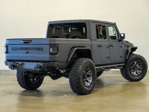 Used 2025 Jeep Gladiator Sport AWD/4WD image 5